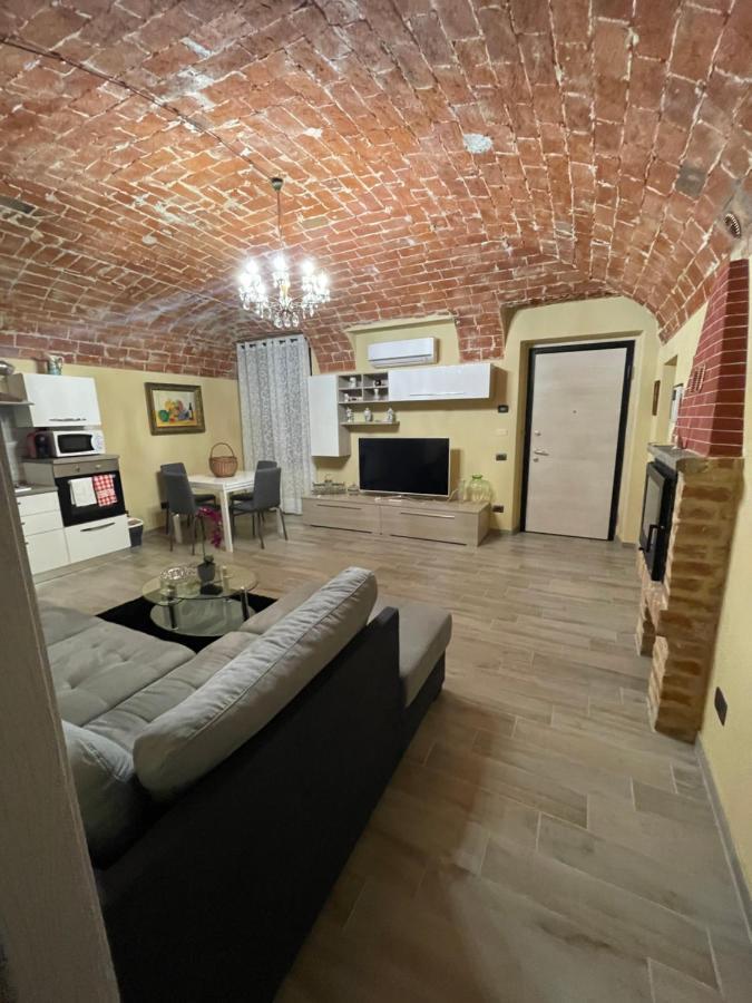 カザーレ・モンフェッラートResidenza Nikolアパートメント エクステリア 写真